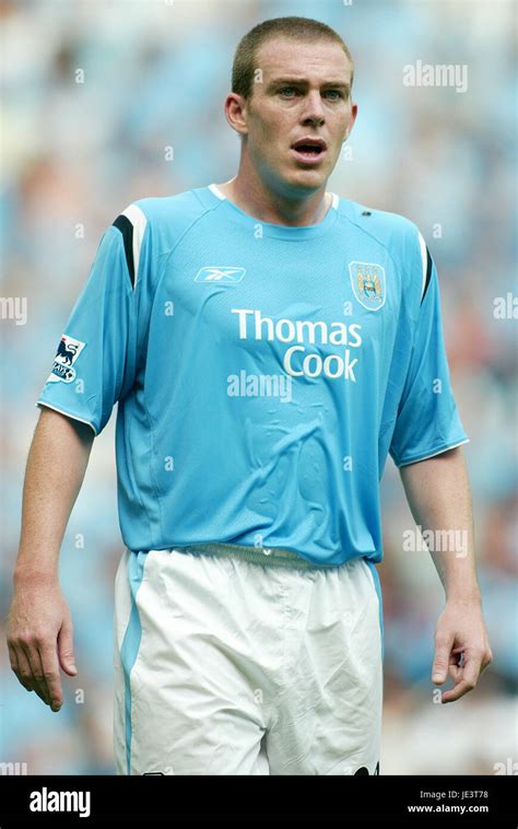 RICHARD DUNNE MANCHESTER CITY FC CITY OF MANCHESTER STADIUM MANCHESTER ...