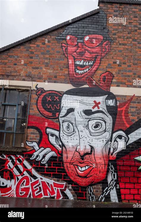 Birmingham Graffiti -street art Birmingham Graffiti Artists in Custard Factory Digbeth ...