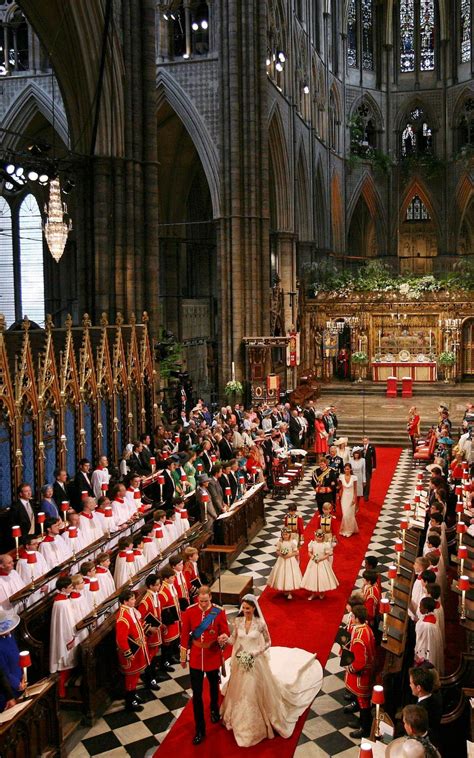 A full view of the nave at Westminster Abbey, as William & Kate depart ...