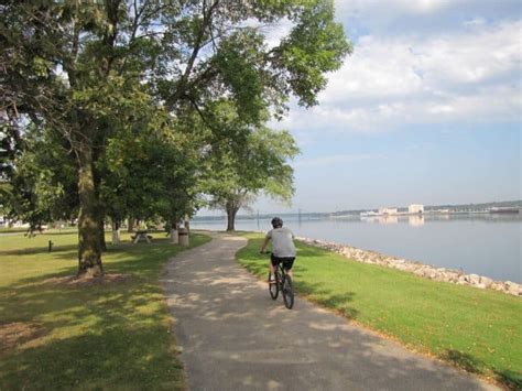 Mississippi River Trail (The Levee Path) - Great Runs