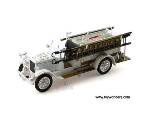 1928 reo Fire Truck St. Paul Fire Dept. by Signature Models 1/32 scale diecast model car ...