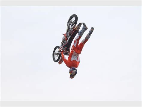 The King of the Whip brings the best tricks, flips and whips to North Riding | Randburg Sun