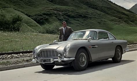 Bond’s Goldfinger Hacking Jacket and DB5 | Aston martin db5, Bond cars, Dream cars