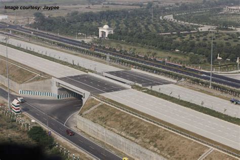 Yamuna Expressway: Interesting facts & pictures - The Economic Times