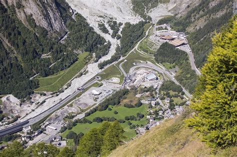 The entrance to the Mont Blanc tunnel - Stock Image - C024/5399 - Science Photo Library