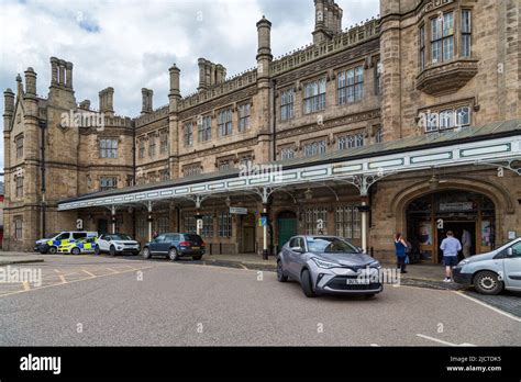 The impressive facade of Shrewsbury Railway Station Stock Photo - Alamy