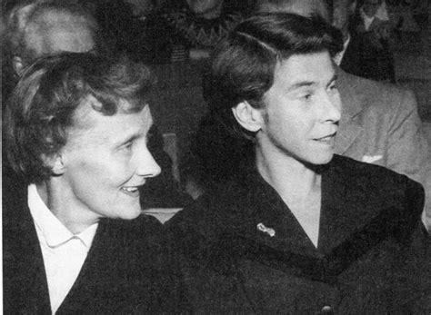 Astrid Lindgren and Tove Jansson in 1958 | Tove jansson, Astrid lindgren, Portrait