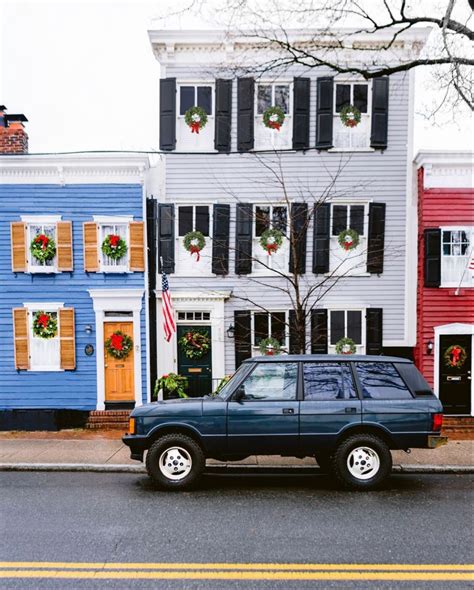 Christmas in Old Town Alexandria. Photo by Leslee Mitchell. | Old town ...