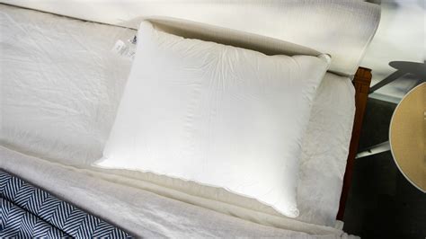 Best Pillows for Shoulder Pain of 2023 | Sleep Foundation