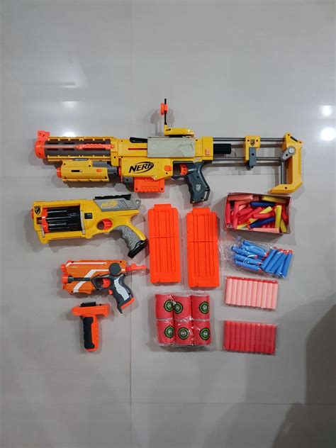 Nerf N-Strike Recon CS-6 + Maverick + N-Strike Elite Firestrike + Foregrip + Darts, Nerf Guns ...