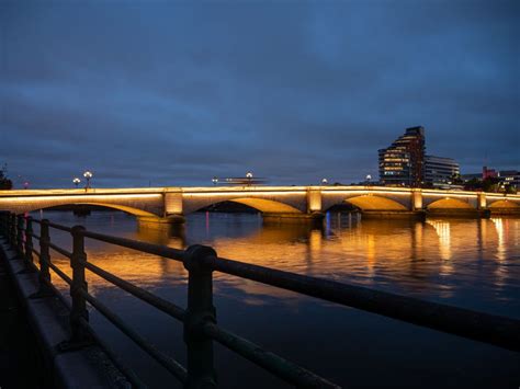 Putney Bridge, London, England - GVA Lighting | LED Lighting