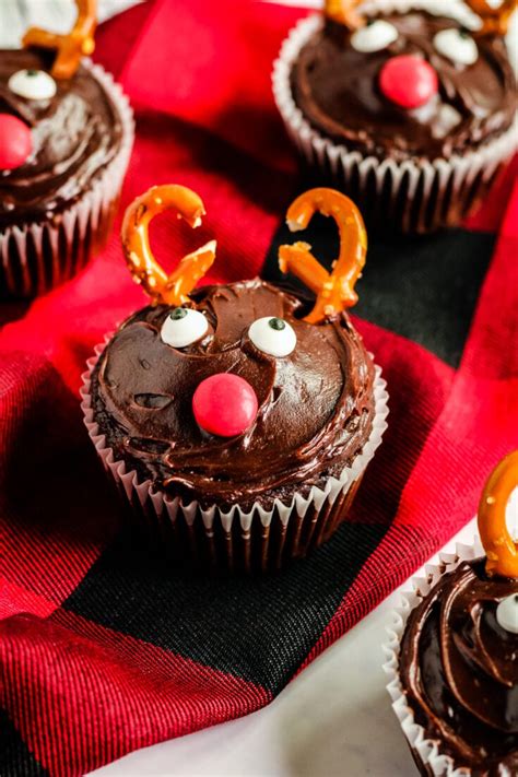 Reindeer Cupcakes - Quick & Easy! - Kids Activity Zone
