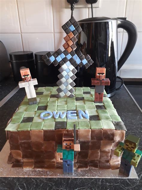 Minecraft birthday cake! My son turned 10 yesterday and wanted to show you all the cake I ...