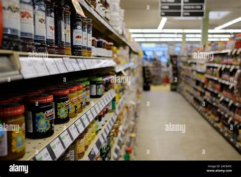 Cereal aisle grocery hi-res stock photography and images - Alamy