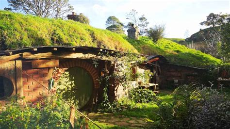 The Ultimate Lord of the Rings Travel Bucket List: Sets, Cafés, Bars ...