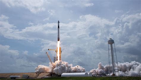 SpaceX's 1st astronaut launch was NASA's most-watched online event ever | Space