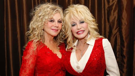 What You Didn't Know About Dolly Parton's 11 Siblings