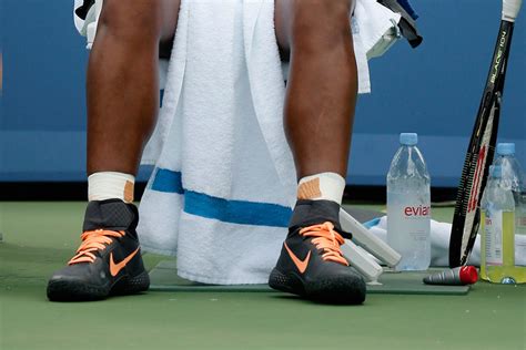 [PHOTOS] Serena Williams’ NikeCourt Flare Sneakers – Footwear News