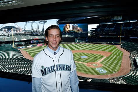 Mariners Sign First Round Draft Pick Logan Gilbert – From the Corner of ...