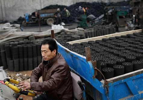 China coal production falls in first 4 months of year | Pittsburgh Post ...