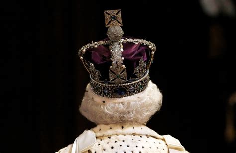 Royal regalia: UK monarch's 11 pompous 'crown jewels' | Daily Sabah