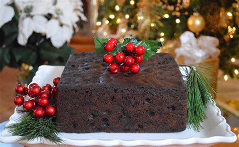 Learn The Easy Recipe of Christmas Fruit Cake - Ferns N Petals