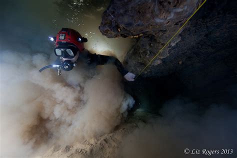 High speed underwater photography in Elk River | Liz Rogers Photography