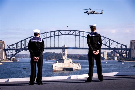 USS Canberra sails into Sydney ahead of commissioning