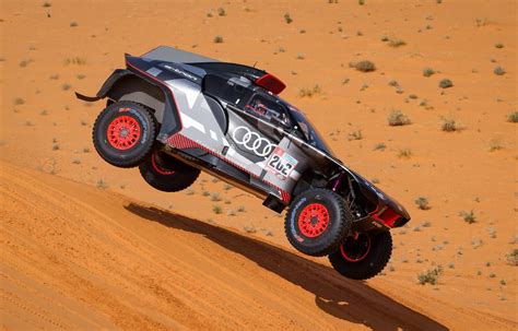 Carlos Sainz junior 'proud' of his father's historic Dakar Rally stage ...