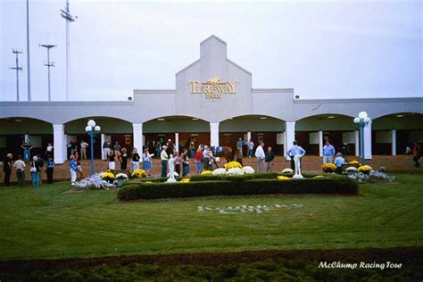 Turfway Park racetrack pictures - The McChump Racing Tour