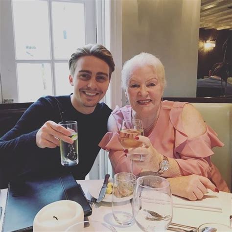 Bradley Walsh shares photo of his mum celebrating her 80th birthday ...