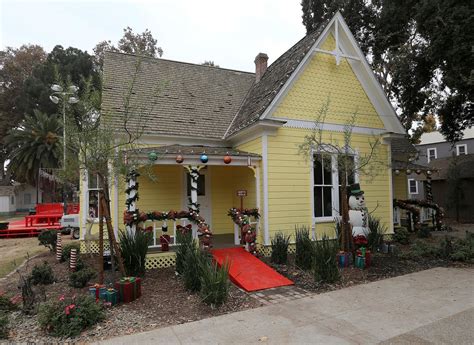 New in (Christmas) Town: Attraction returns to Kern County Museum | Entertainment | bakersfield.com