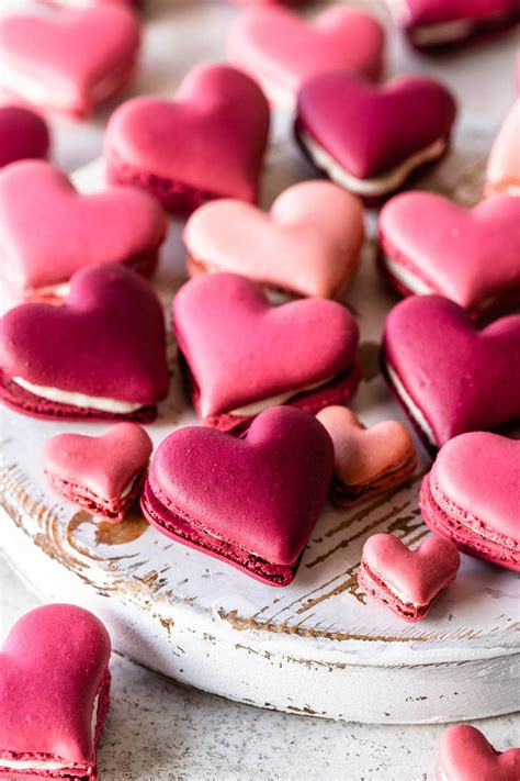 Heart Shaped Macarons (video + template) - Pies and Tacos