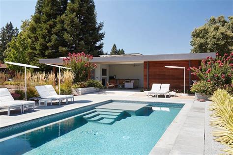 Striking pool and guest house in Sonoma inspired by Mies van der Rohe