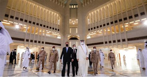 A Peek Inside The Extravagant $335 Billion Life Of The Qatari Royal Family