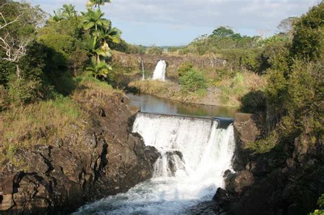 Waiale Falls - Roadside Waterfalls on the Wailuku River