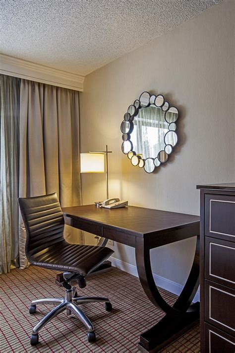 LaGuardia Plaza Hotel Rooms: Pictures & Reviews - Tripadvisor