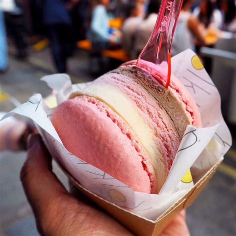 ≡ Macaron Ice Cream Sandwiches - The Newest Dessert Trend, And We're All For It 》 Her Beauty