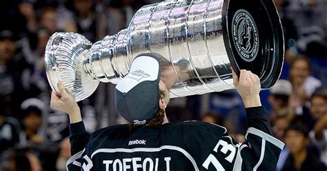 Biggest sundae ever! Kings player eats ice cream out of Stanley Cup | FOX Sports