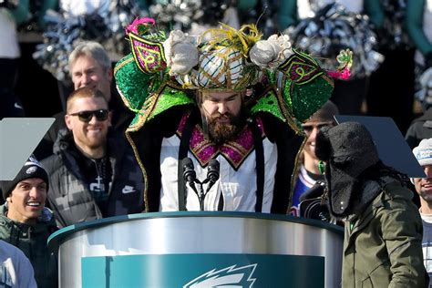 In epic speech, Eagles' Jason Kelce calls out 'clown' who criticized ...