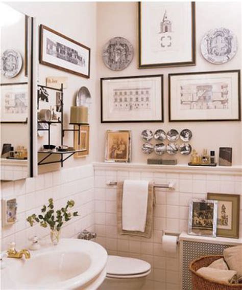 8 Ways to Display Art in Bathrooms