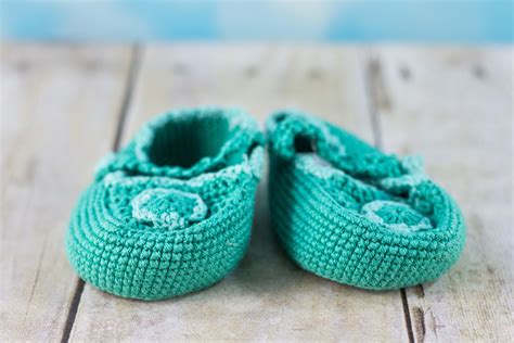 Crocheted Baby Shoes A • Rose Clearfield