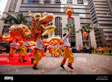 Chinese Dragon Dance Stock Photos & Chinese Dragon Dance Stock Images ...