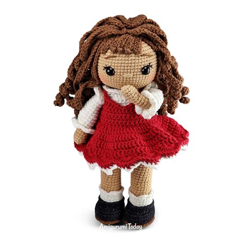 Free Sophie doll crochet pattern - Amigurumi Today