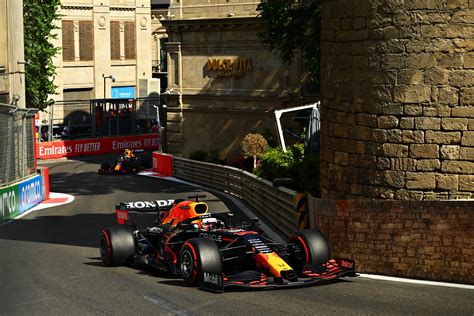 Max Verstappen (Red Bull RB16B) - 2021 Azerbaijan GP [4666 × 3111] : r/F1Porn