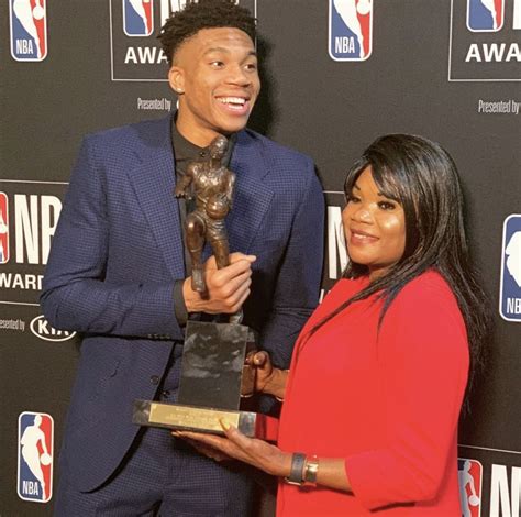 Giannis Antetokounmpo And His Wife - Inside Giannis Antetokounmpo's 3 ...