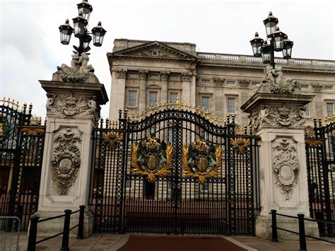 Buckingham Palace Gate by Londonicious on DeviantArt