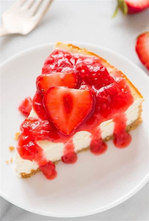 Greek Yogurt Cheesecake with Fresh Strawberry Sauce – WellPlated.com