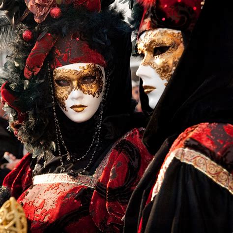 Direct From Venice: Carnival of Venice - Yearly Show of Costumes, Masks ...