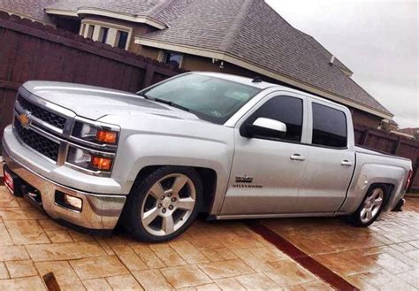 Pin by yesenia reyes on Trucks in 2021 | Chevy silverado 1500, Dropped ...